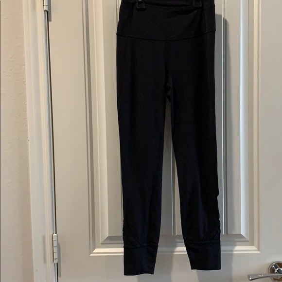 🟢 Lululemon Melodic Movement 7/8 Tight Nulu Black 4 - Picture 6 of 6